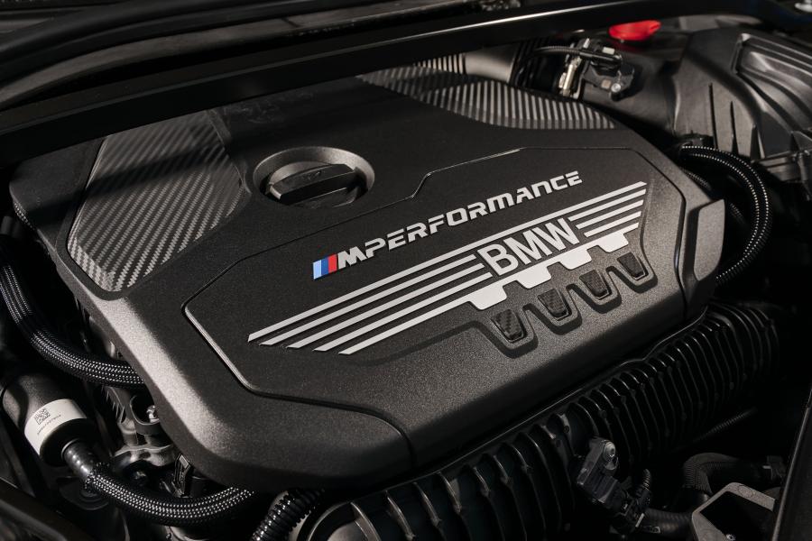 Моторный отсек BMW M135i xDrive (F40) 2019 года  (WW) (фото 168 из 189)